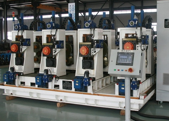 ความเร็ว 0-80m / นาทีอัตโนมัติเย็นโค้ง 30x50mm Erw Welded Pipe Mill machine