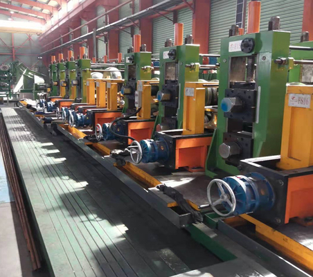 เครื่องผลิตท่อผสมผสานที่ควบคุมโดย PLC สําหรับท่อเหล็กคาร์บอน