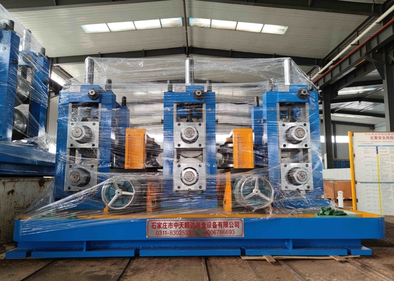 40 × 40--60 × 80 มม. ท่อ 600KW 60 ม. / นาทีเครื่องทำท่อ Square Tube Mill