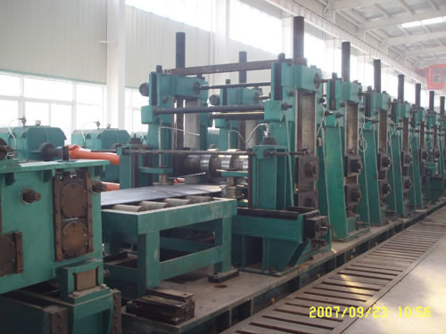 เครื่องทําท่อเหล็กความเร็วสูง เครื่องทําท่อเหล็กแบบกําหนดเอง 3600kw ISO9001