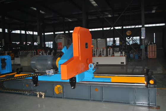 เครื่องเลื่อยตัดท่อด้วยคอมพิวเตอร์ความถี่สูงเหล็กกล้าคาร์บอน ERW Welded Pipe Production Line
