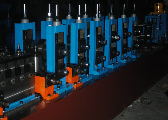 SS ERW Hf โลหะท่อ Mill Line / เครื่องทําท่อ วัสดุเหล็กคาร์บอนต่ํา