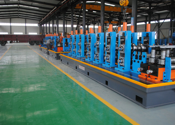 สายการผลิตท่ออุตสาหกรรม Hf Tube Mill 380V/440V ความยาว 4-8m
