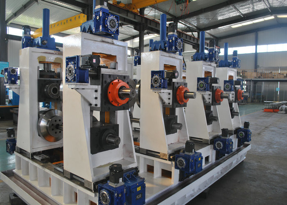 เครื่องทำท่อเชื่อมแบบแมนนวลหรืออัตโนมัติ Square Tube Mill