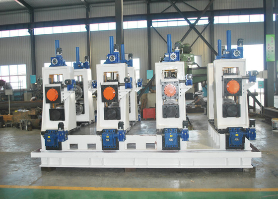 เครื่องขึ้นรูปม้วนท่อสี่เหลี่ยมใช้เหล็กอัตโนมัติ ERW Square Tube Mill