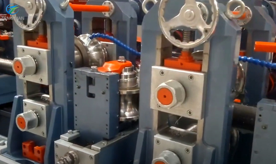 เครื่องบดท่อโปรไฟล์เหล็กบรรจุอัตโนมัติเครื่องเชื่อม 300 KW