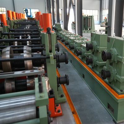 โรงงานแปรรูปท่อเหล็กคาร์บอน welded ปรับปรุงการทํางานสูง