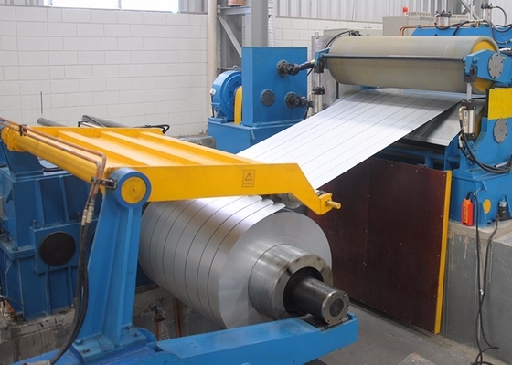 1600 มม. ประกอบด้วย Slitter Feeder Uncoiler และเครื่องตัดเหล็ก Recoiler