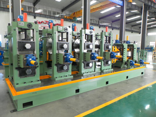 ERW Tube Mill สําหรับการผลิตท่อเหล็กคาร์บอน ด้วยการควบคุม PLC ผลิตผลสูง 6m-18m เครื่องผลิตท่อ welded