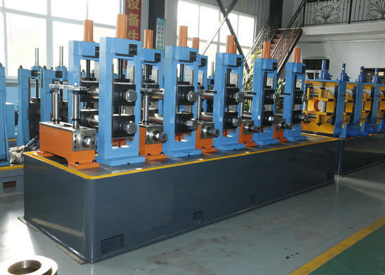 HF Welded ERW Pipe Mill โรงถลุงเหล็กกล้าคาร์บอน Erw Tube ด้วยเครื่องเลื่อยตัดด้วยแรงเสียดทาน