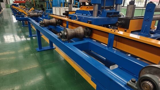 เครื่องปั่นท่อเหล็กคาร์บอนแบบอัตโนมัติที่มีผลผลผลิตสูง ปรับปรุงโดย PLC พร้อมเครื่องยนต์และเครื่องยนต์