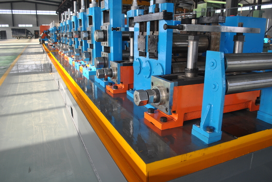 ความหนา 4 - 10 มม. Erw Steel Pipe Mill รอยเชื่อมประสิทธิภาพสูง